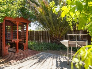  Vacation Hub International | SunRose Guesthouse Group Room