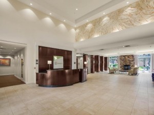  Vacation Hub International | Holiday Inn Baton Rouge College Drive I-10 by IHG Room