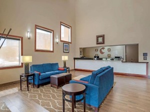  Vacation Hub International | Comfort Inn University Area Room