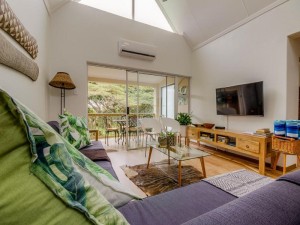  Vacation Hub International | The Bridge 54 Room