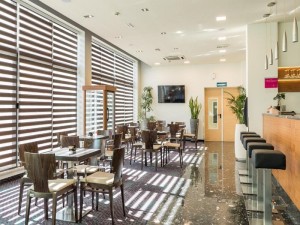  Vacation Hub International | Hotel Mondo Room