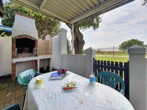  Vacation Hub International | Paradise Beach Cottage Room