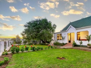 Vacation Hub International | Ravenscliff Villa Room
